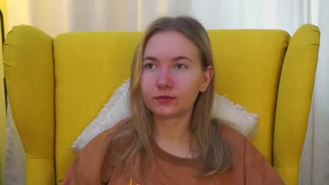 Snapshot of yuricazel chatting on March 20, 7:24 am Alesia online show from March 20, 7:24 am