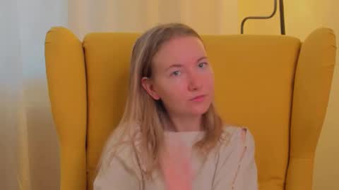 Snapshot of yuricazel chatting on March 24, 7:24 am Alesia online show from March 24, 7:24 am