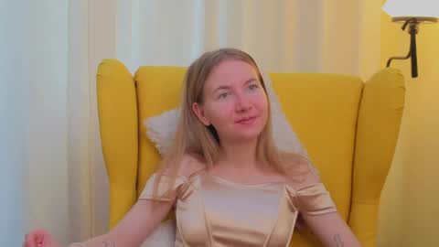 Snapshot of yuricazel chatting on March 27, 8:09 am Alesia online show from March 27, 8:09 am