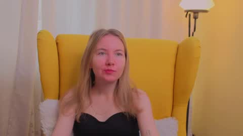 Snapshot of yuricazel chatting on March 30, 7:20 am Alesia online show from March 30, 7:20 am