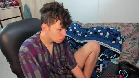 yurii_moody online show from April 24, 3:58 pm