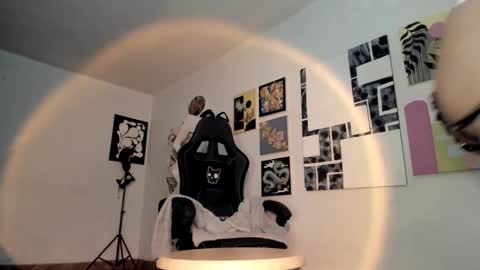 Snapshot of yury_sun chatting on November 12, 8:52 pm paola online show from November 12, 8:52 pm