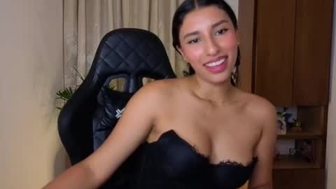 Snapshot of yuziidreams chatting on March 8, 2:04 am yuzii Im new to these pages so I hope you guys are kind to me. online show from March 8, 2:04 am