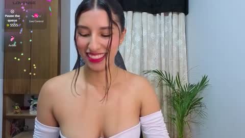 Snapshot of yuziidreams chatting on March 18, 2:47 am yuzii Im new to these pages so I hope you guys are kind to me. online show from March 18, 2:47 am