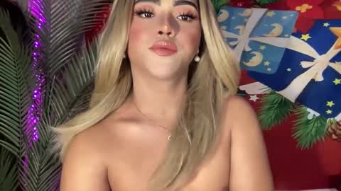 Snapshot of yvonne_guidotti chatting on December 29, 10:36 pm Miss Cali online show from December 29, 10:36 pm