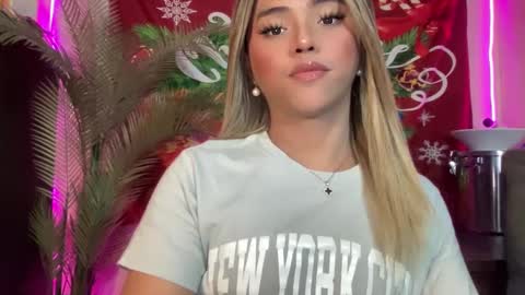 Snapshot of yvonne_guidotti chatting on December 30, 10:12 pm Miss Cali online show from December 30, 10:12 pm