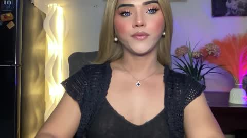 Snapshot of yvonne_guidotti chatting on January 26, 9:07 pm Miss Cali online show from January 26, 9:07 pm