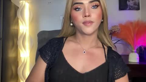Snapshot of yvonne_guidotti chatting on January 27, 12:12 am Miss Cali online show from January 27, 12:12 am