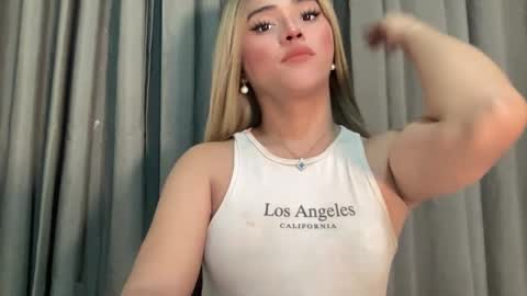 Snapshot of yvonne_guidotti chatting on February 8, 6:43 am Miss Cali online show from February 8, 6:43 am