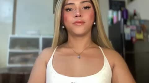 Snapshot of yvonne_guidotti chatting on September 17, 6:20 pm Miss Cali online show from September 17, 6:20 pm