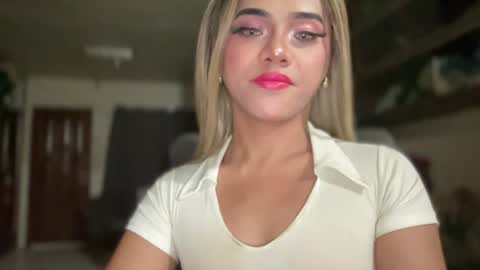 Miss Cali online show from June 18, 7:29 pm