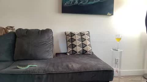 Yvonne online show from December 15, 9:30 pm