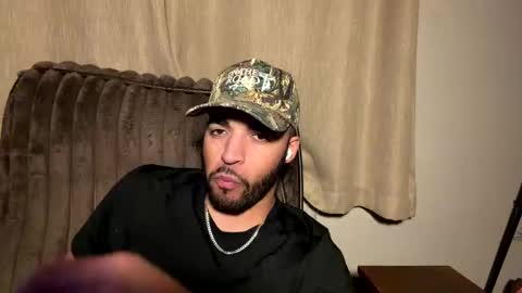 yyyyttttone online show from November 8, 9:42 am