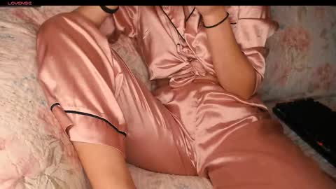 yzza_suave online show from November 11, 9:59 pm