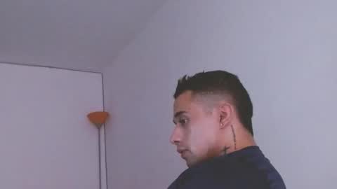 Snapshot of zac_colleng07 chatting on December 22, 10:36 pm Zac Colleng online show from December 22, 10:36 pm