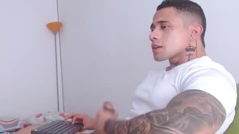 Snapshot of zac_colleng07 chatting on December 29, 8:37 pm Zac Colleng online show from December 29, 8:37 pm