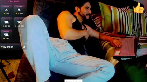 Snapshot of zac_dass chatting on December 12, 12:05 am ZAC online show from December 12, 12:05 am
