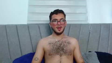 Snapshot of zac_golden chatting on October 20, 5:41 am Zack online show from October 20, 5:41 am