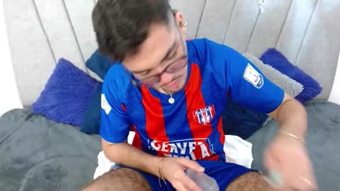 Snapshot of zac_golden chatting on November 8, 5:07 am Zack online show from November 8, 5:07 am