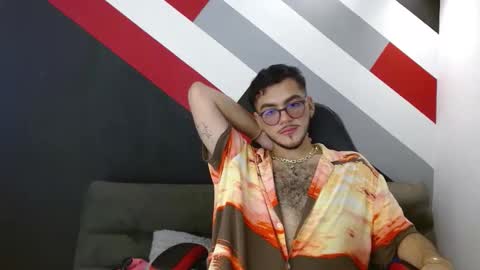 Snapshot of zac_golden chatting on November 17, 7:08 pm Zack online show from November 17, 7:08 pm