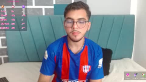 Snapshot of zac_golden chatting on November 23, 11:59 pm Zack online show from November 23, 11:59 pm