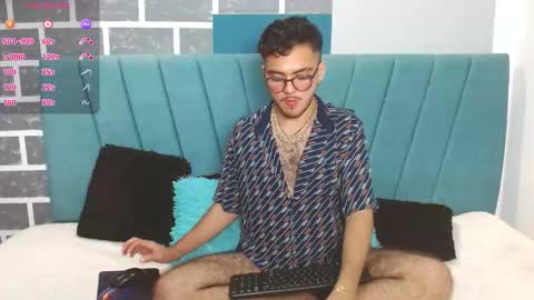 Snapshot of zac_golden chatting on November 26, 1:39 am Zack online show from November 26, 1:39 am