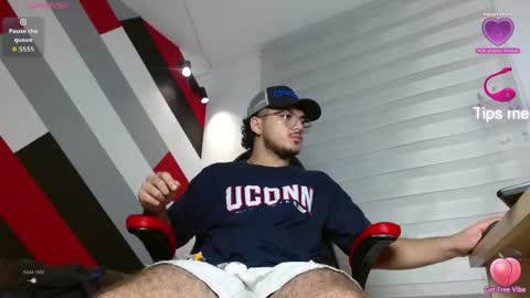 Snapshot of zac_golden chatting on April 12, 12:21 pm Zack online show from April 12, 12:21 pm