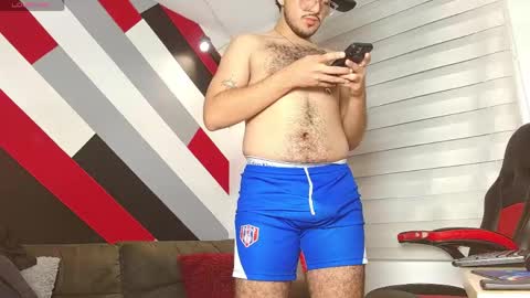 Snapshot of zac_golden chatting on May 16, 1:21 pm Zack online show from May 16, 1:21 pm