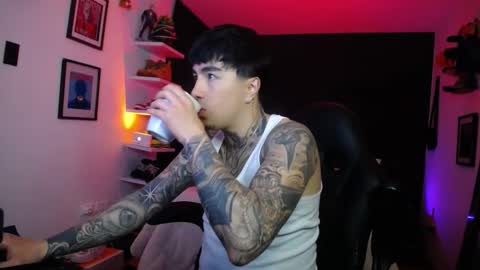 zac_muller1 online show from October 5, 5:17 am