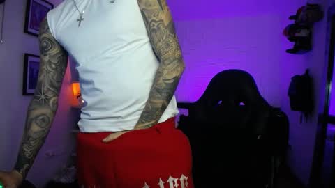 zac_muller1 online show from February 10, 6:50 am