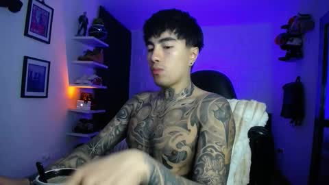 zac_muller1 online show from March 25, 9:37 am