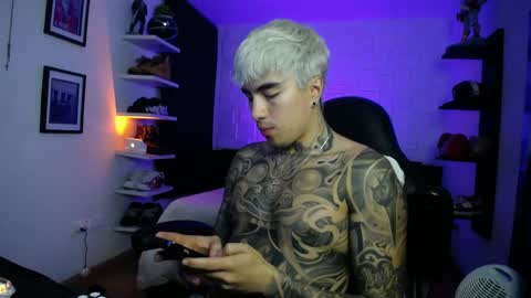 zac_muller1 online show from June 5, 4:52 am