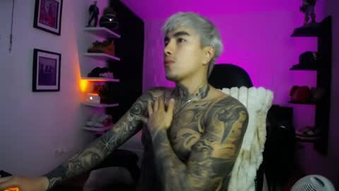 zac_muller1 online show from June 7, 3:21 am