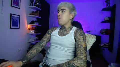 zac_muller1 online show from June 11, 3:59 am