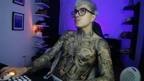 zac_muller1 online show from June 18, 9:14 am