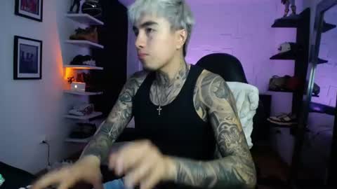 zac_muller1 online show from June 23, 5:38 am