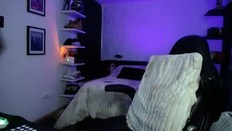zac_muller1 online show from July 4, 4:40 am