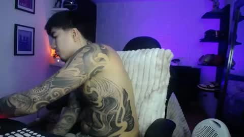 zac_muller1 online show from July 7, 5:32 am