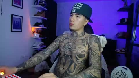 zac_muller1 online show from July 13, 3:31 am