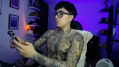 zac_muller1 online show from July 14, 2:49 am