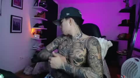 zac_muller1 online show from July 20, 12:29 pm