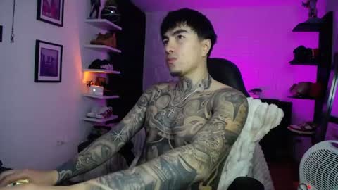zac_muller1 online show from July 21, 3:42 am