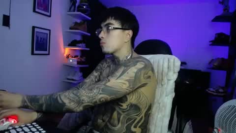 zac_muller1 online show from July 30, 5:50 am