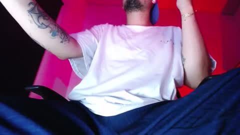 Snapshot of zac_watson chatting on November 22, 1:37 am Zac Freelance model online show from November 22, 1:37 am