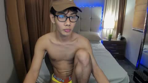 zack212003 online show from September 21, 9:05 pm