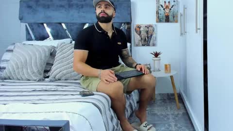 Snapshot of zack_froone chatting on May 6, 12:21 pm Richard online show from May 6, 12:21 pm