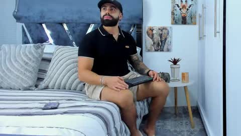 Snapshot of zack_froone chatting on May 15, 2:13 pm Richard online show from May 15, 2:13 pm