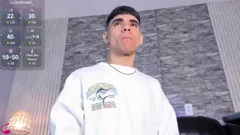 Snapshot of zack_joness10 chatting on November 19, 3:17 am zack_joness10 online show from November 19, 3:17 am