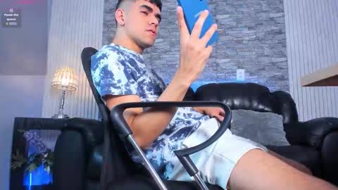 Snapshot of zack_joness10 chatting on December 2, 4:18 am zack_joness10 online show from December 2, 4:18 am