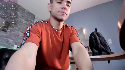 Snapshot of zack_joness10 chatting on December 17, 3:34 am zack_joness10 online show from December 17, 3:34 am